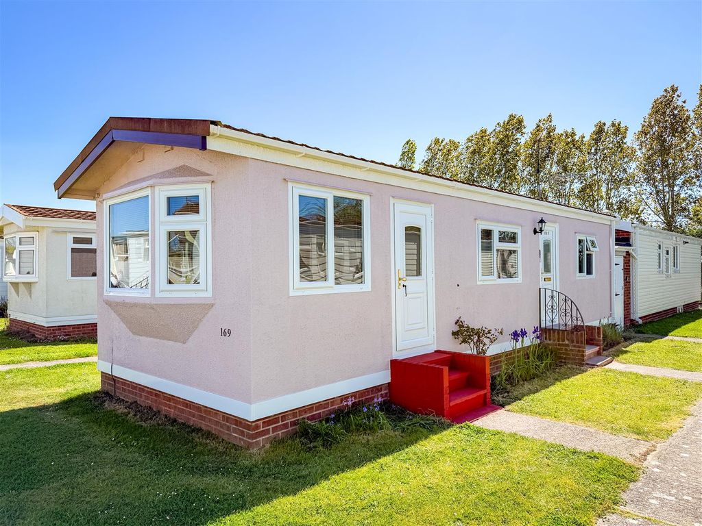Property photo 1 of 10 Outside
