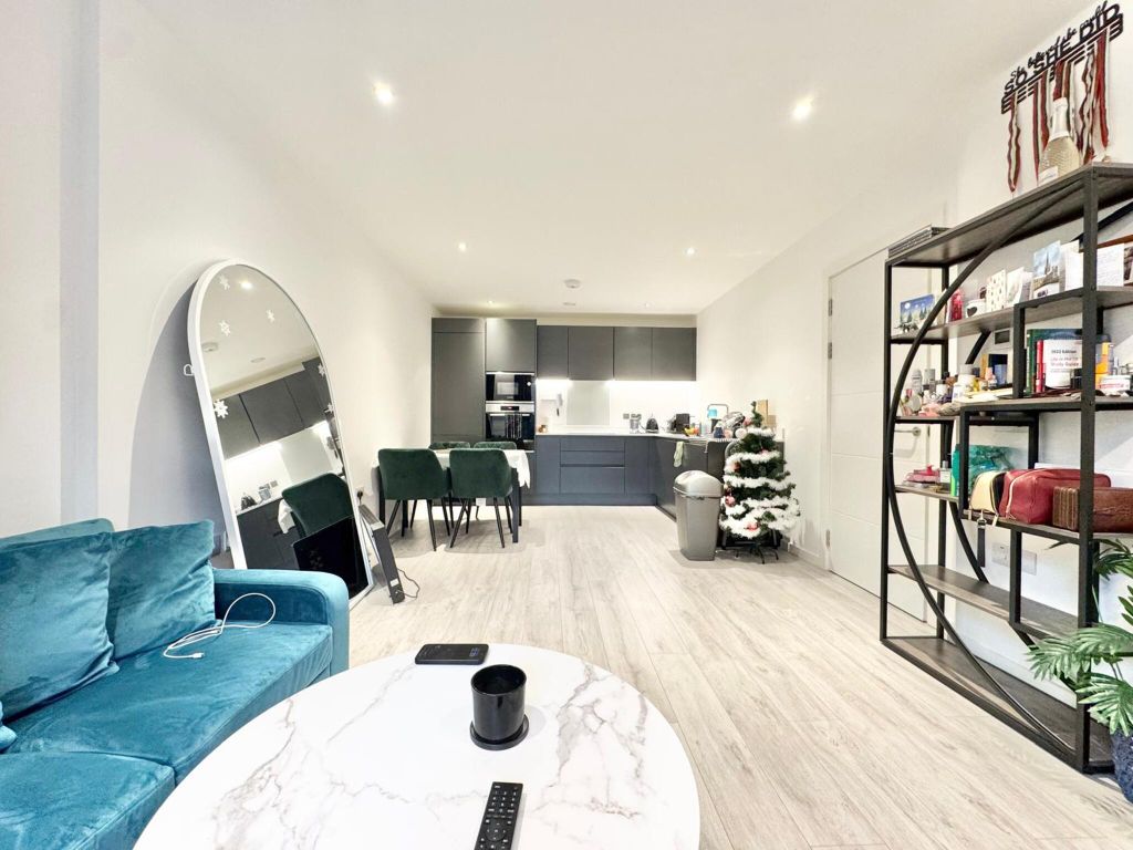 Property photo 2 of 8