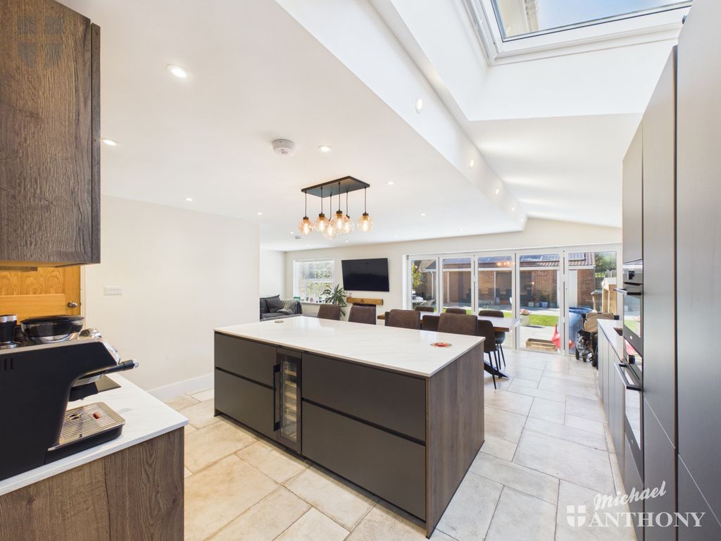 Property photo 3 of 20 E19Fe509813E43Acaa73E8c8838d30Fb_100_Cam03218G0-Pr0995-Still029