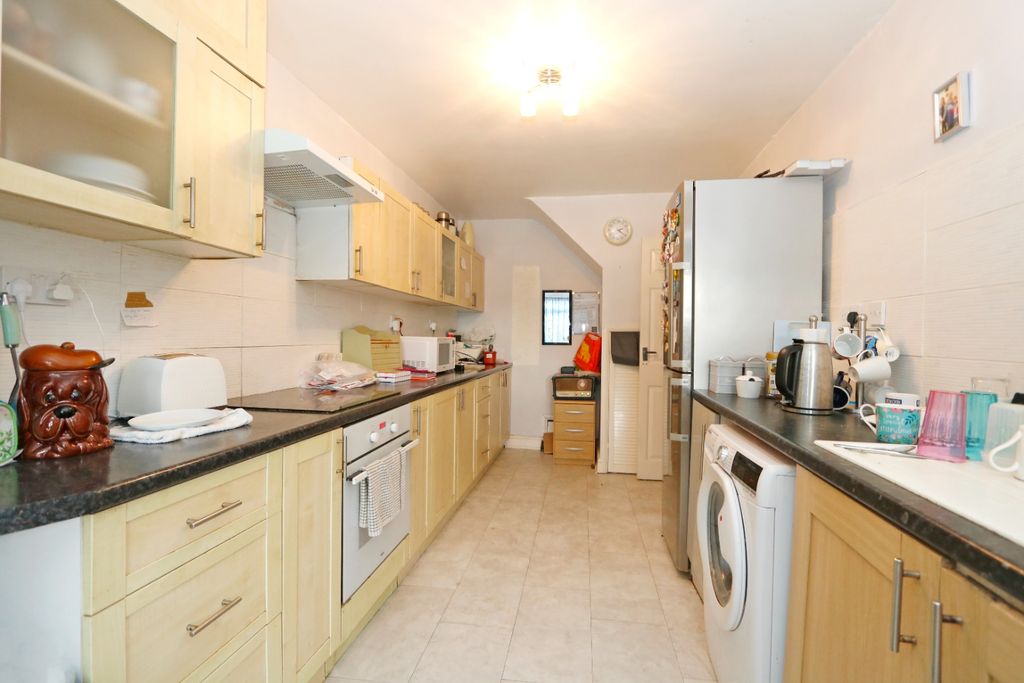 Property photo 2 of 13 3866713