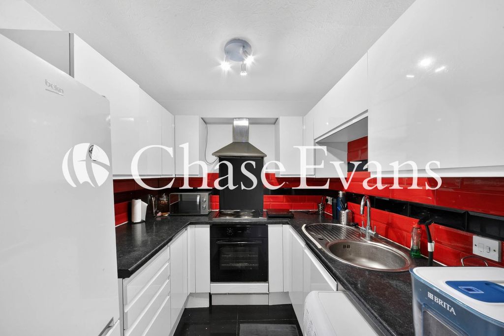 Property photo 2 of 15 Kitchen