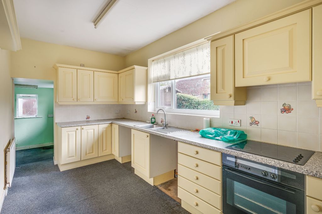 Property photo 2 of 16 Kitchen