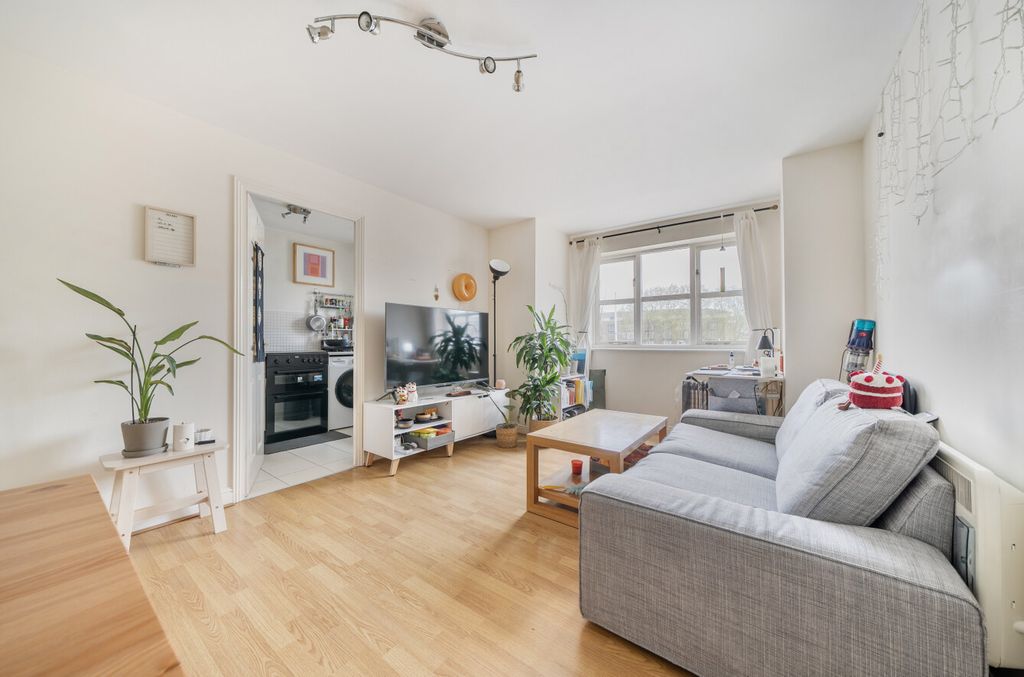 Property photo 2 of 15 1438869-8-69d7Bf6...