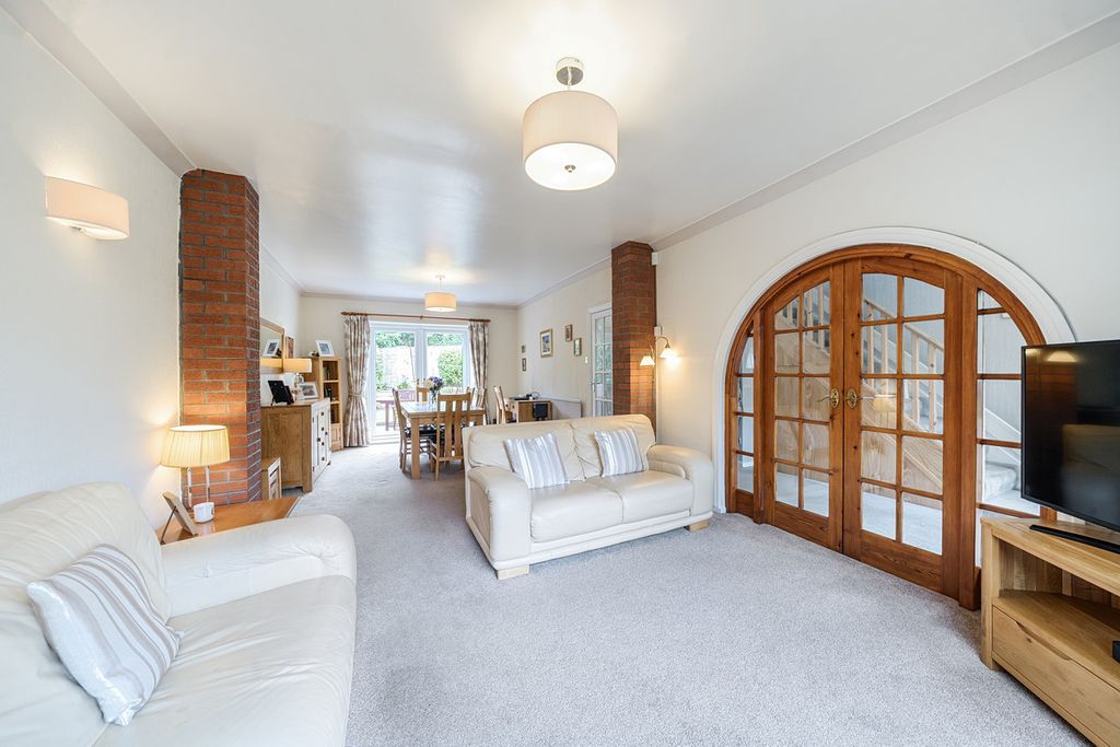 Property photo 2 of 18