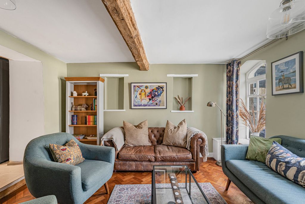 Property photo 3 of 14 Sitting Room