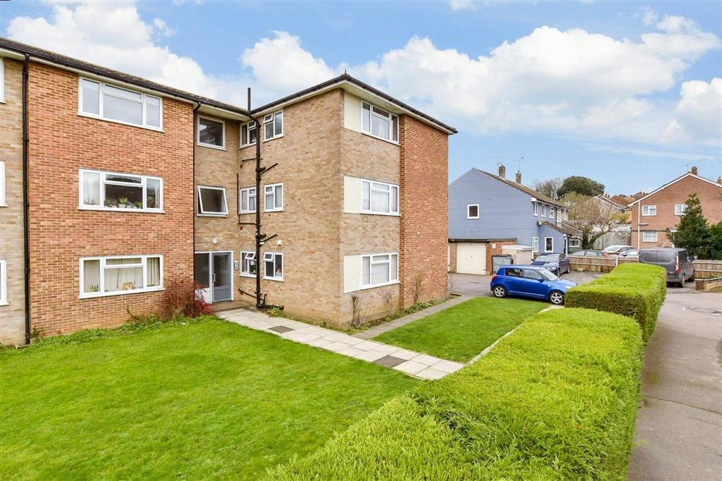 Property photo 2 of 7 External