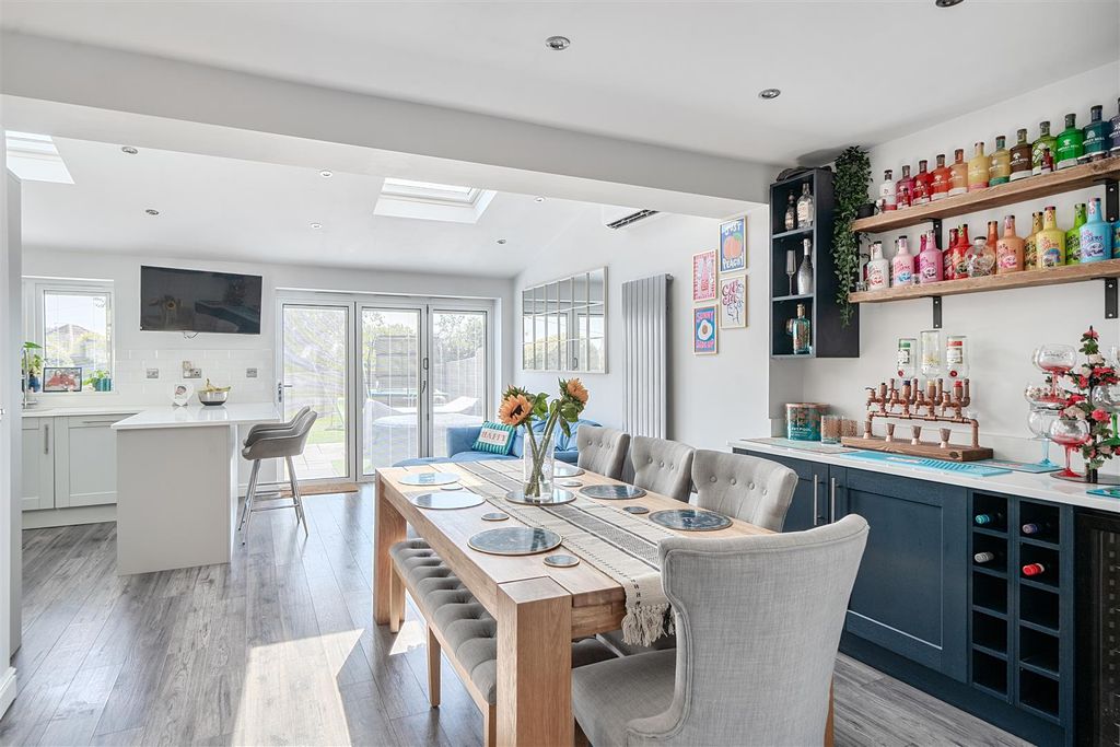 Property photo 2 of 19 Dining Area