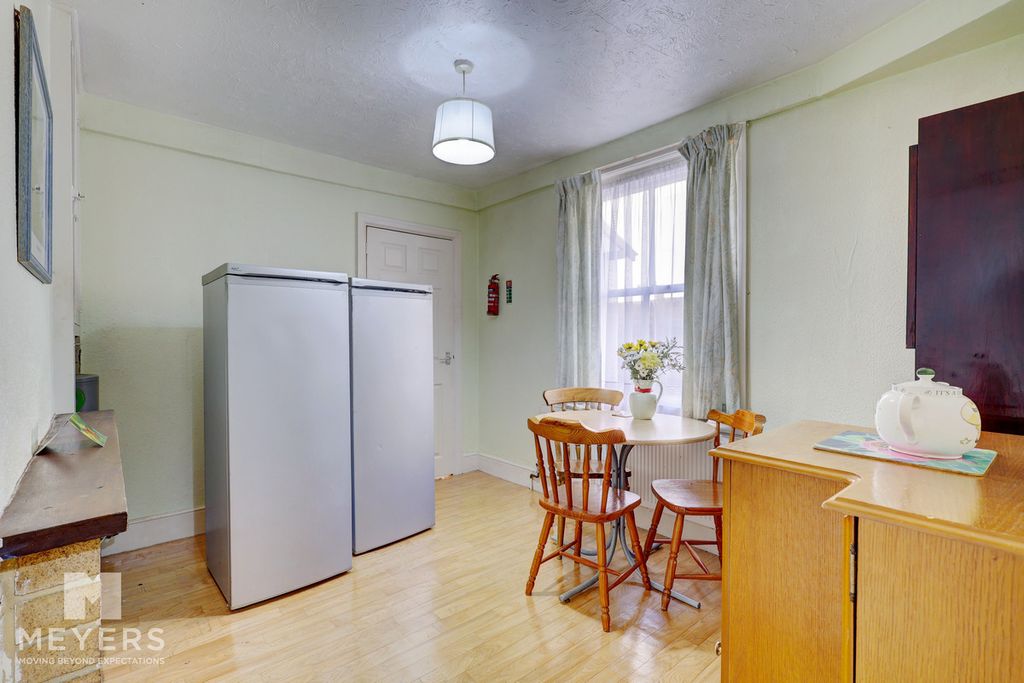 Property photo 3 of 24