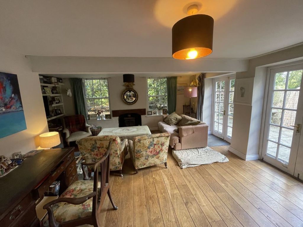 Property photo 2 of 24
