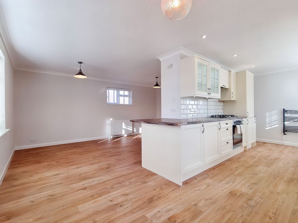 Property photo 1 of 20 Living Area