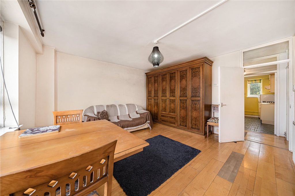 Property photo 2 of 19 Picture No. 10