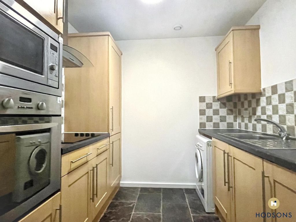 Property photo 2 of 6 Kitchen