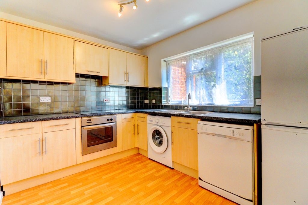Property photo 3 of 9 Picture No. 16