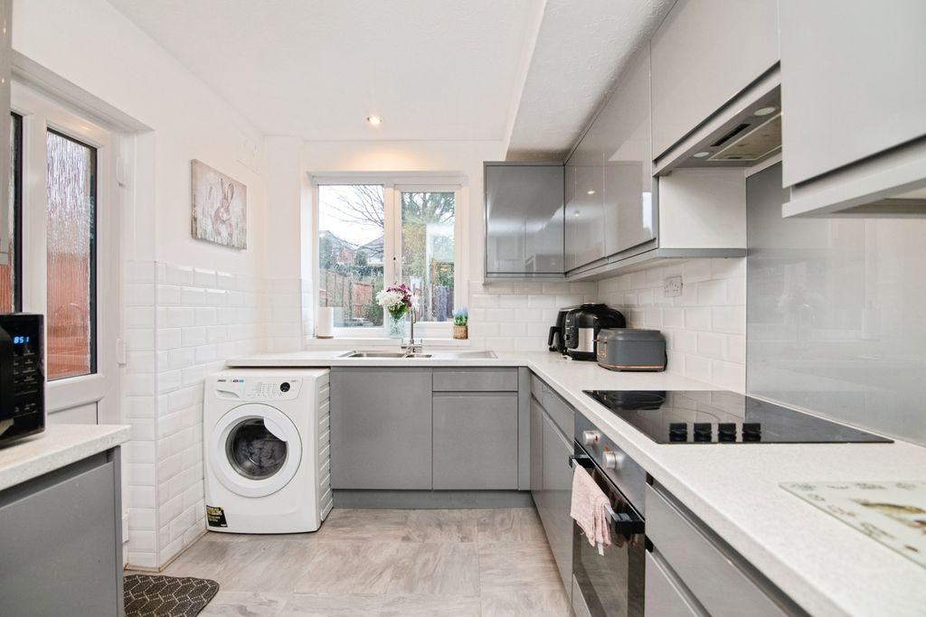 Property photo 2 of 20 Pbox-Img.Jpg