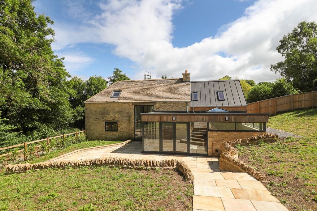 Property photo 1 of 47 Ph44_5301963.Jpg