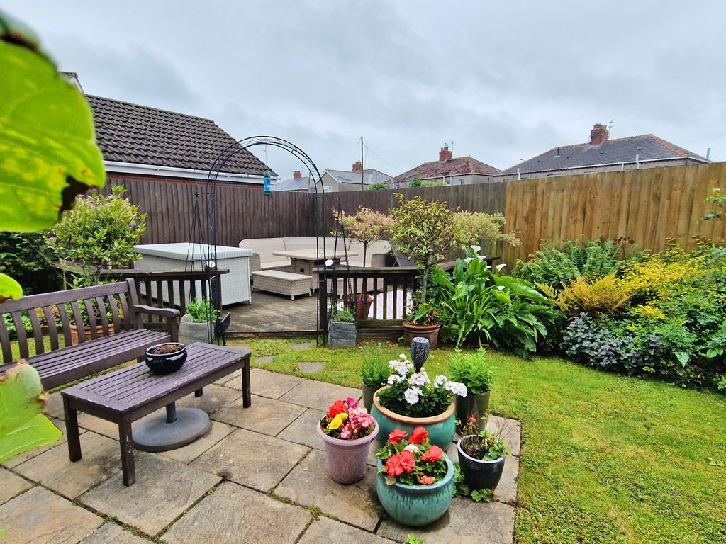 Property photo 2 of 27
