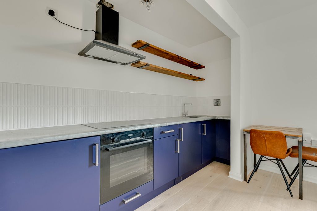 Property photo 2 of 6 Flat 7, 297 Church Road, Se19 - 10