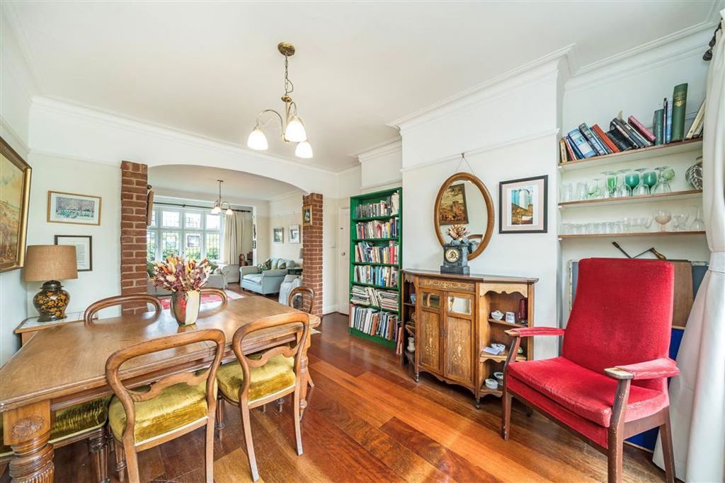 Property photo 3 of 12