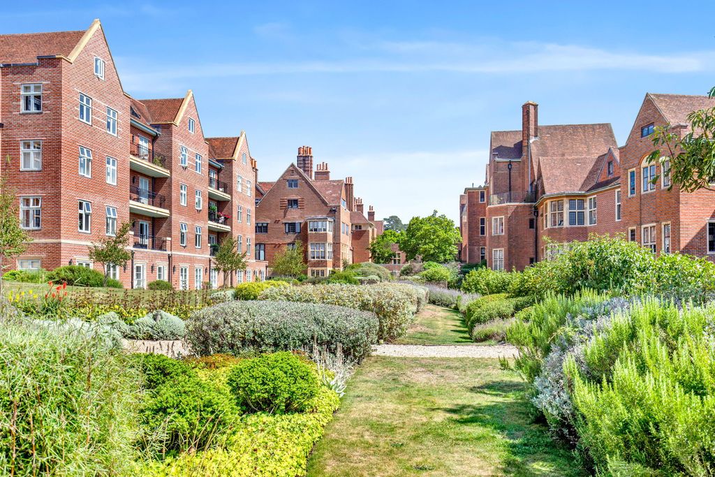 Property photo 1 of 29