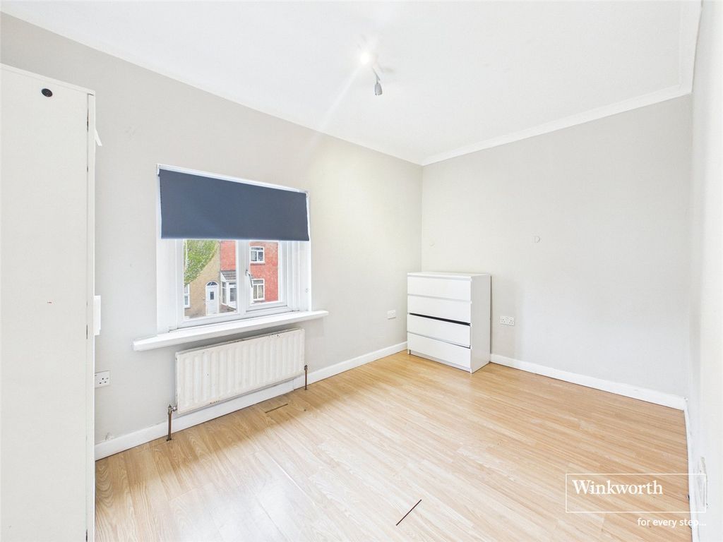 Property photo 3 of 9 Bedroom