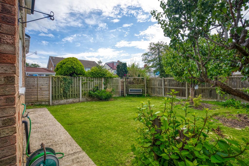 Property photo 2 of 22