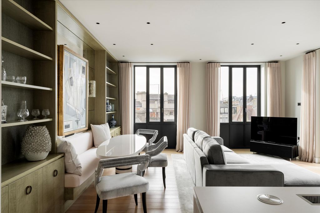 Property photo 3 of 59 Image