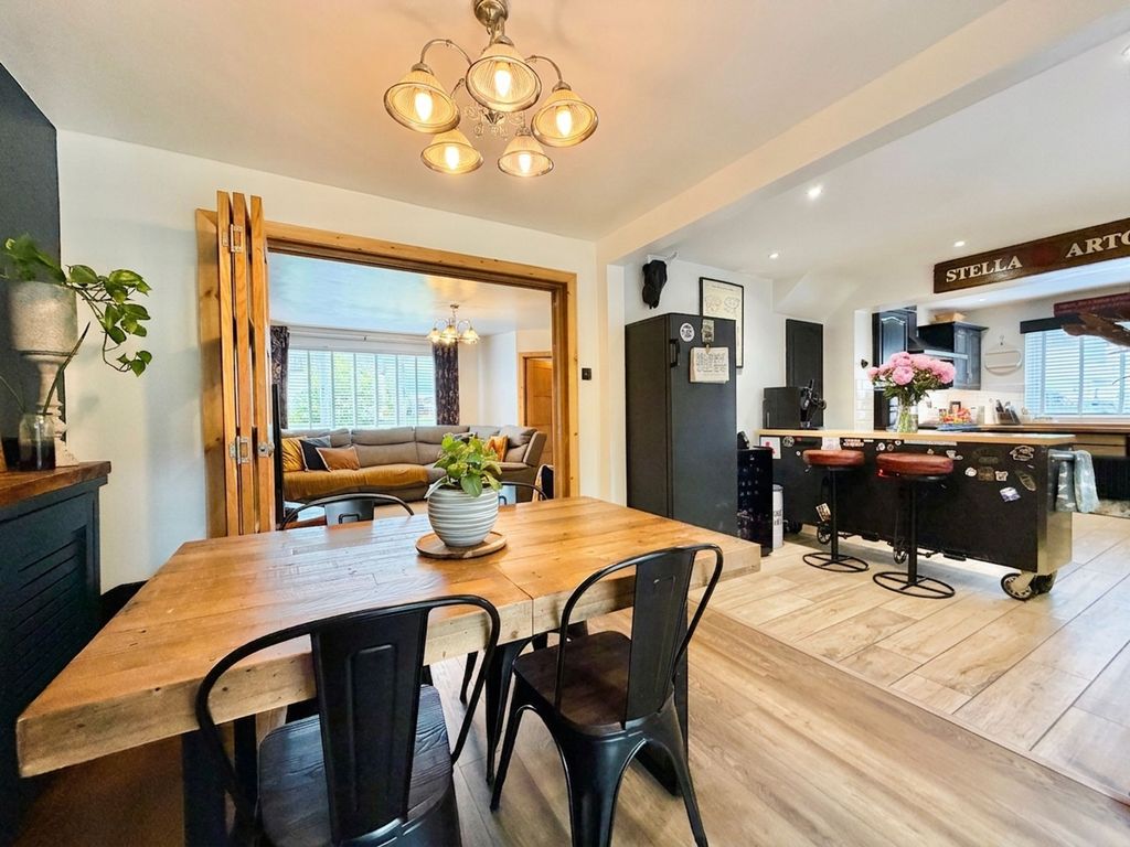 Property photo 2 of 23 Dining Kitchen