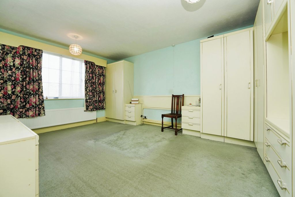 Additional image 9 of 6 bed detached house for saleOwletts End, Evesham, Worcestershire WR11