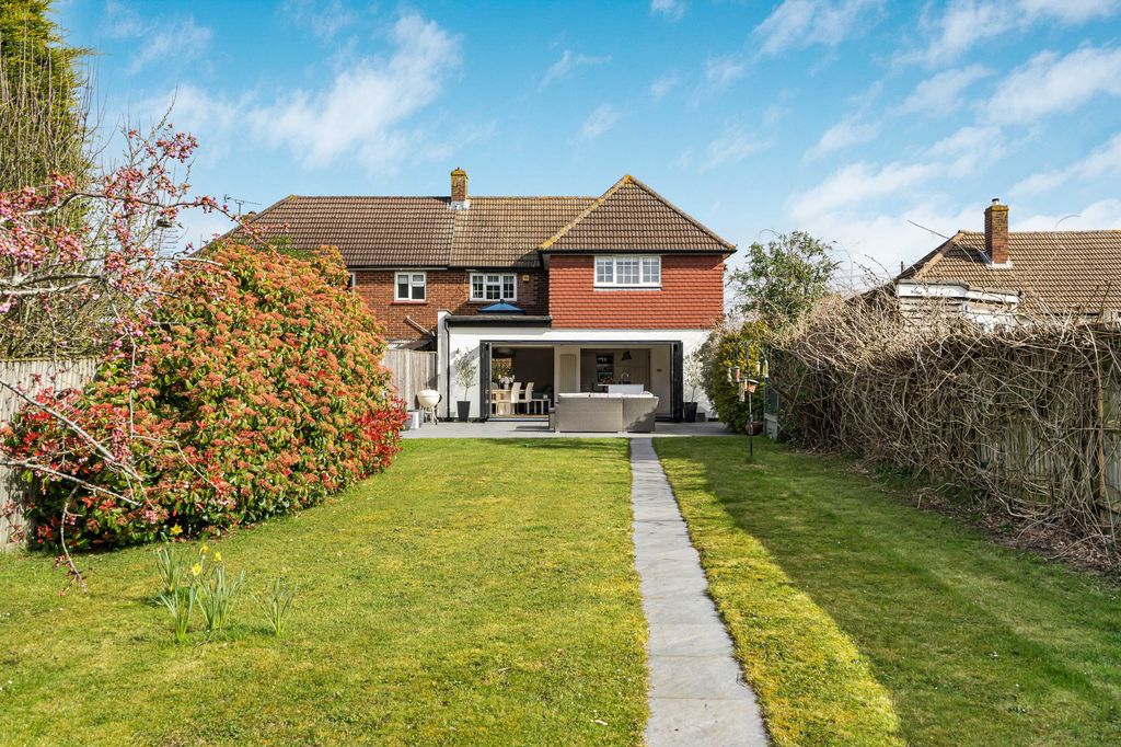 Property photo 3 of 24