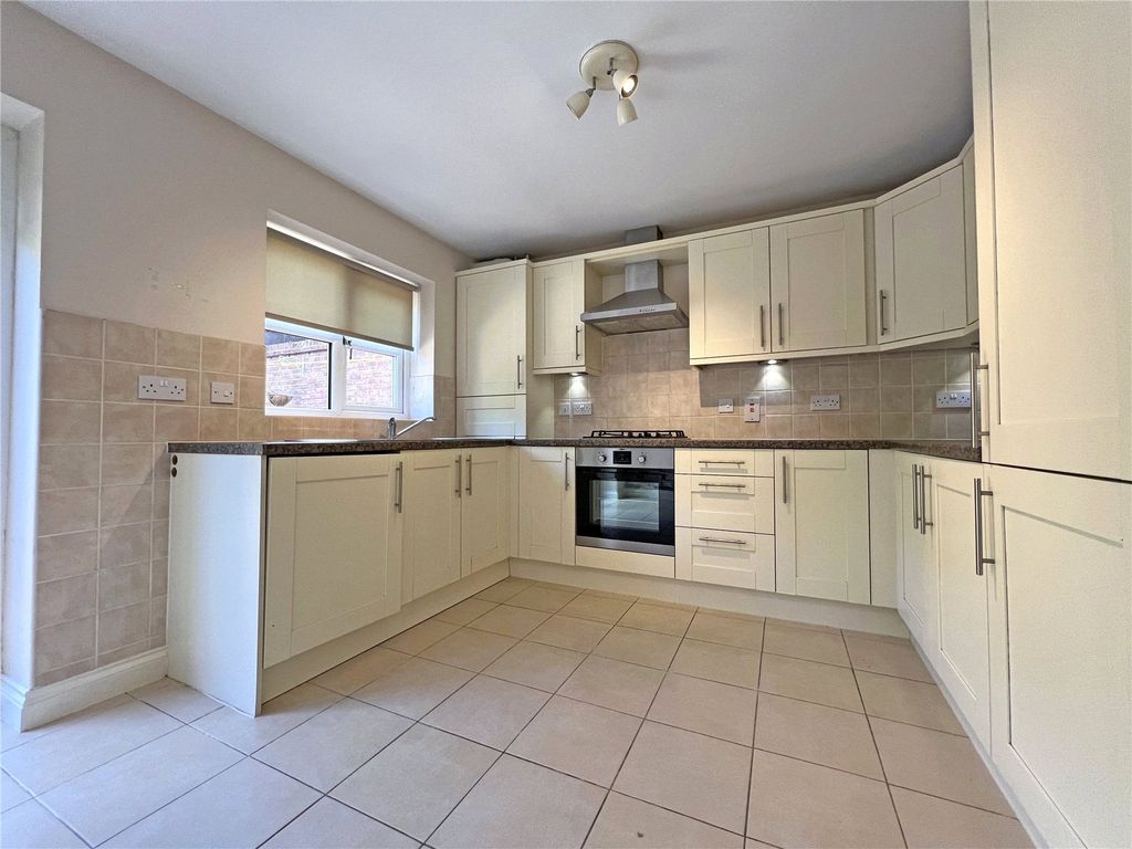 Property photo 2 of 12 Picture No. 13