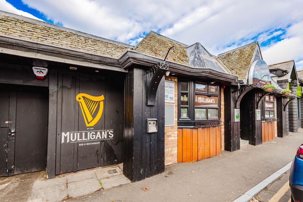 Property photo 2 of 43