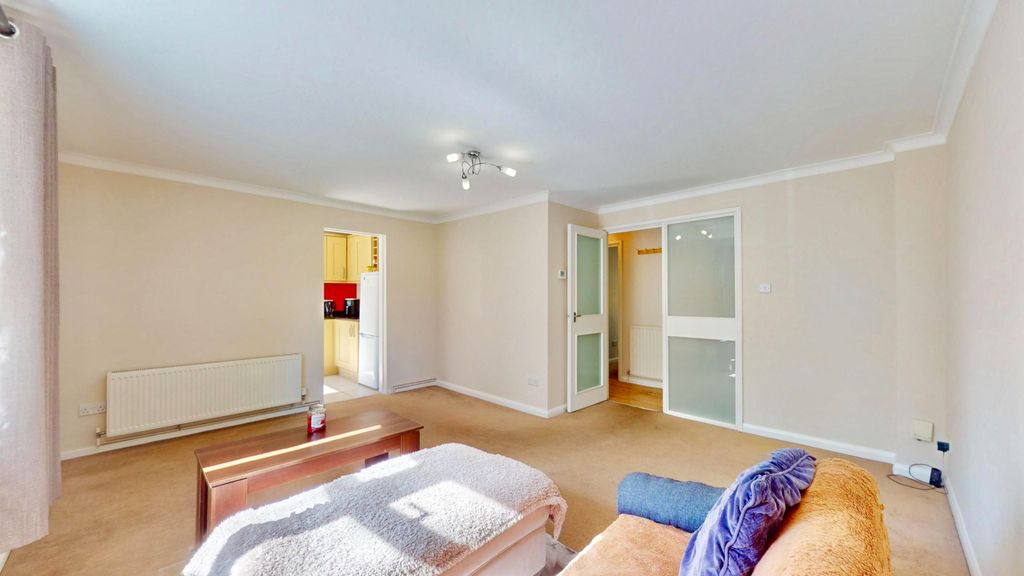 Property photo 2 of 19 Picture No. 22