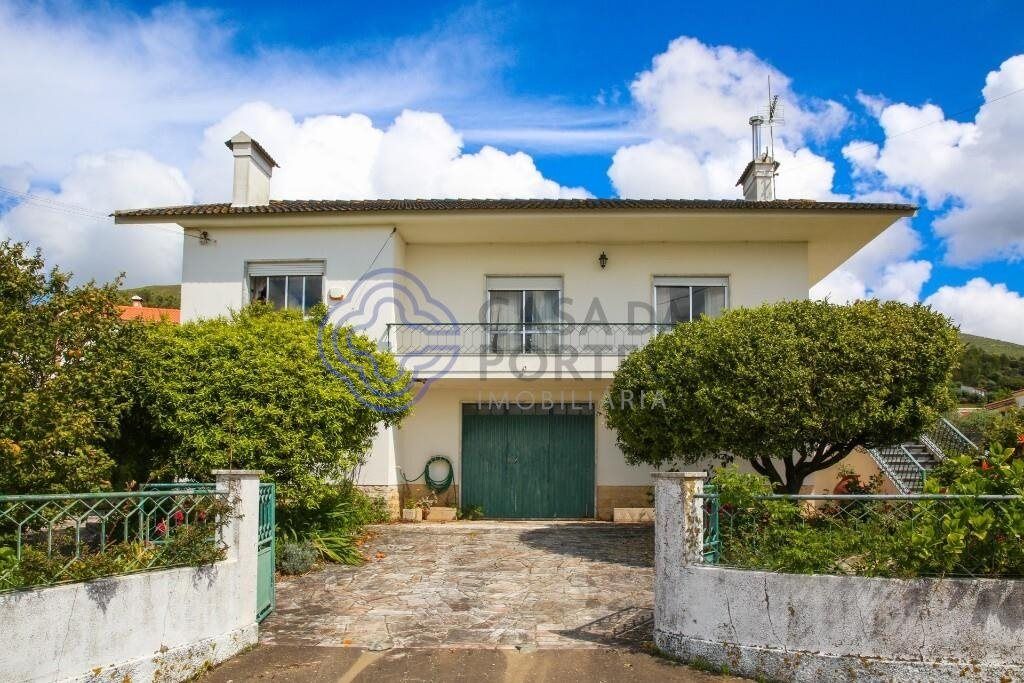 Property photo 1 of 53 4-Bedroom Detached House With 3,000 m² Of Land At The Foot Of Montejunto Mountain – Cabanas De Torres