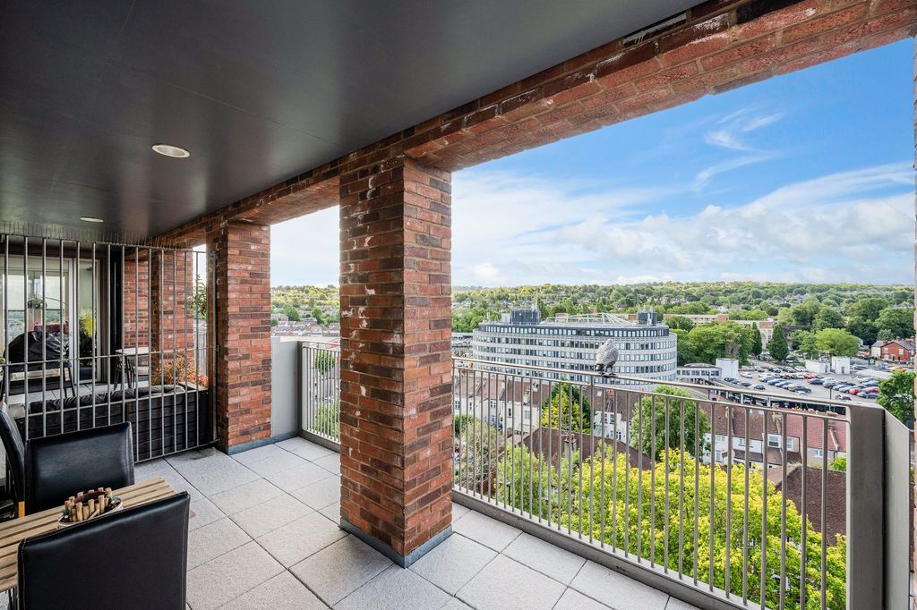 Property photo 2 of 13