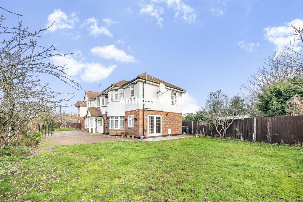 Additional image 30 of 7 bed detached house for saleChalkwell Park Avenue, Enfield EN1