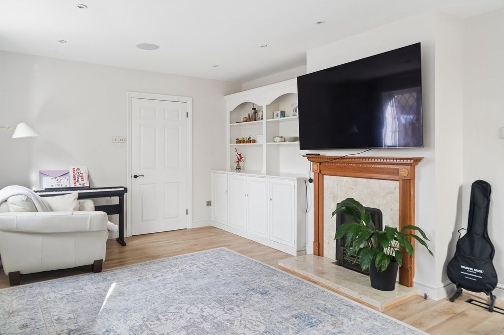 Property photo 2 of 22