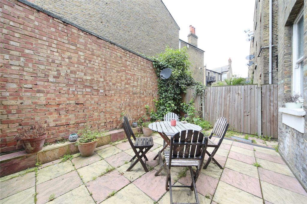 Property photo 1 of 7