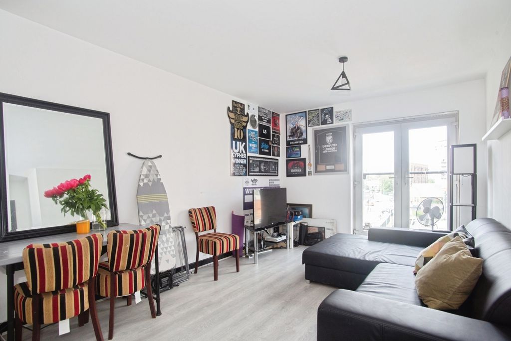Property photo 3 of 13 Pbox-Img.Jpg