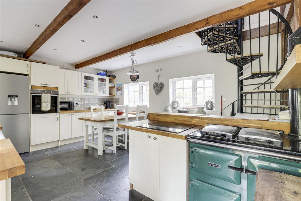 Property photo 3 of 18