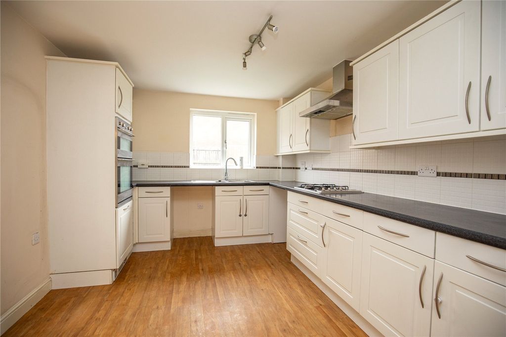 Property photo 2 of 22 Picture No. 24