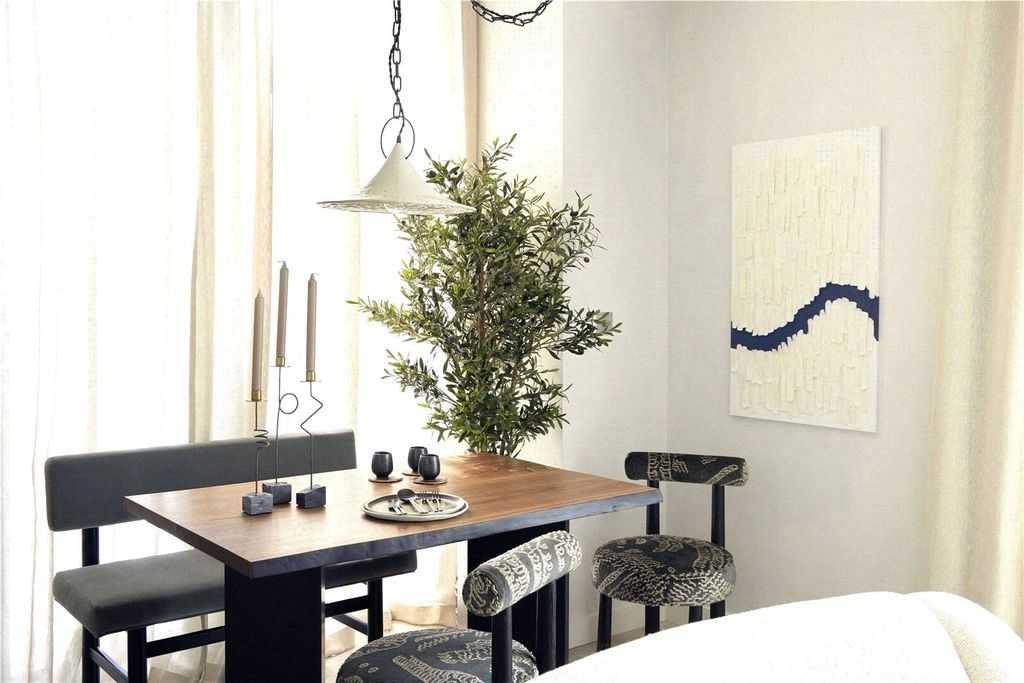 Property photo 3 of 11 Dining Area