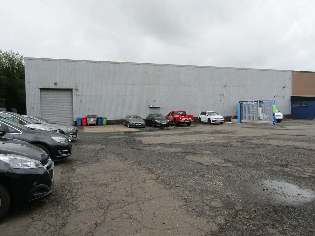 Property photo 1 of 8 412 Glasgow Road, Clydebank G81 1Pw