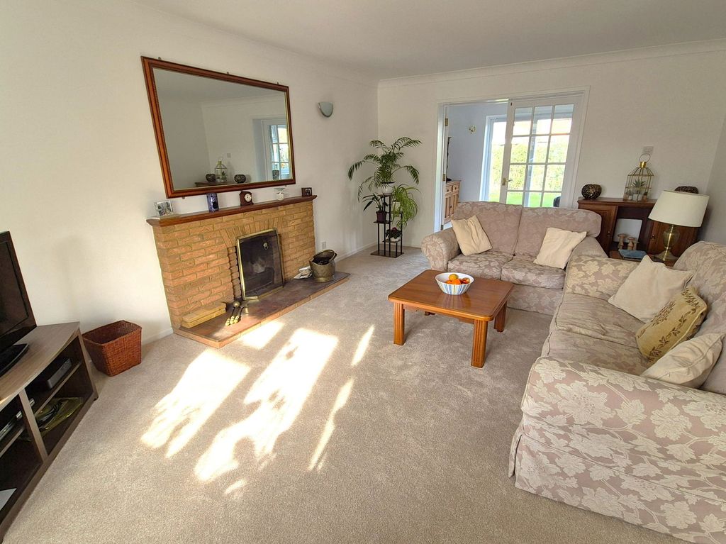 Property photo 2 of 23