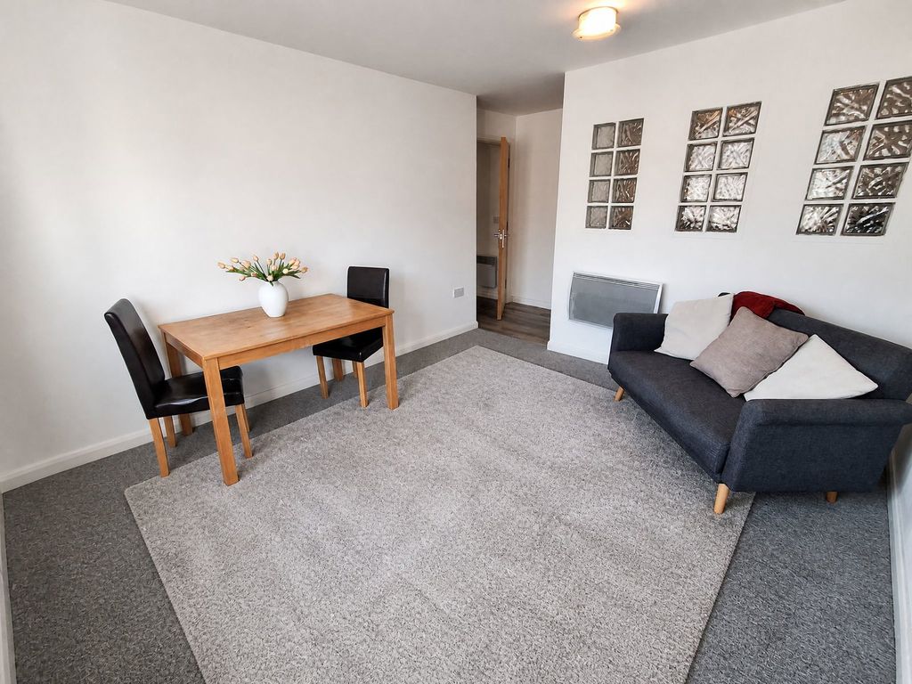 Property photo 3 of 12