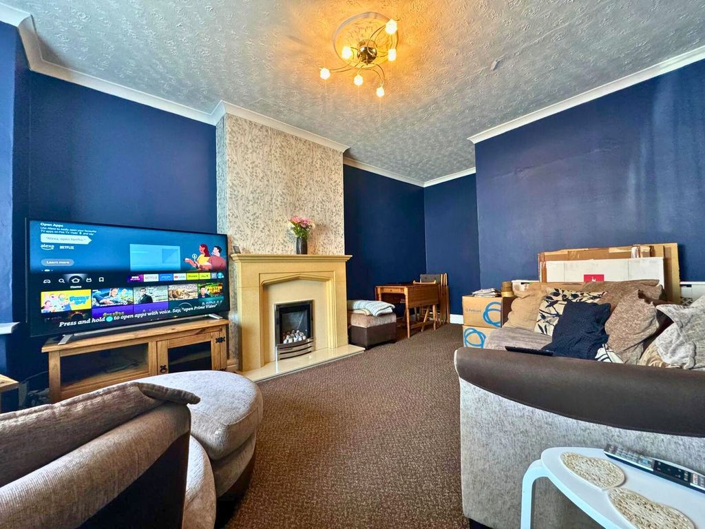 Property photo 2 of 12