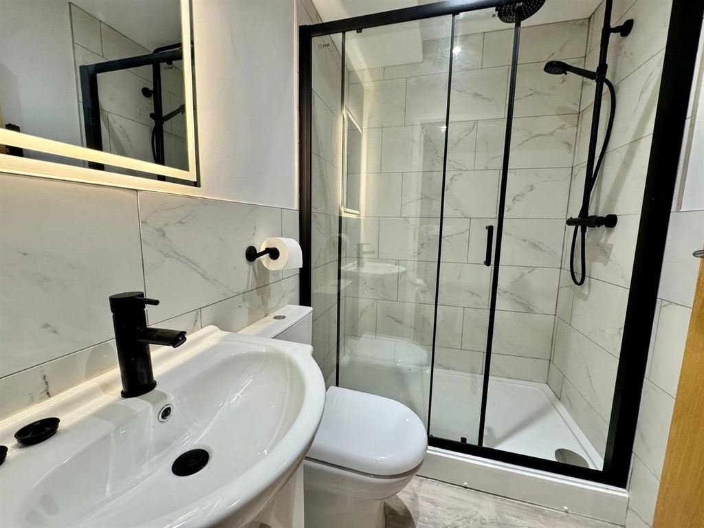 Property photo 3 of 9 1000050629.Jpg