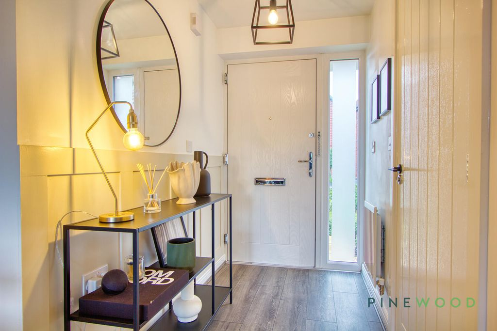 Property photo 2 of 27 Entrance Hall