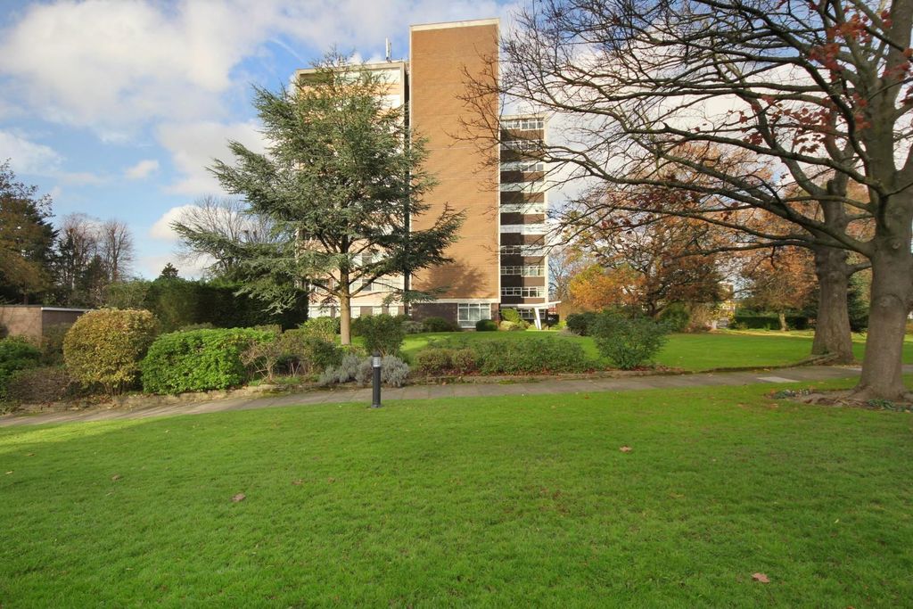 Property photo 1 of 29