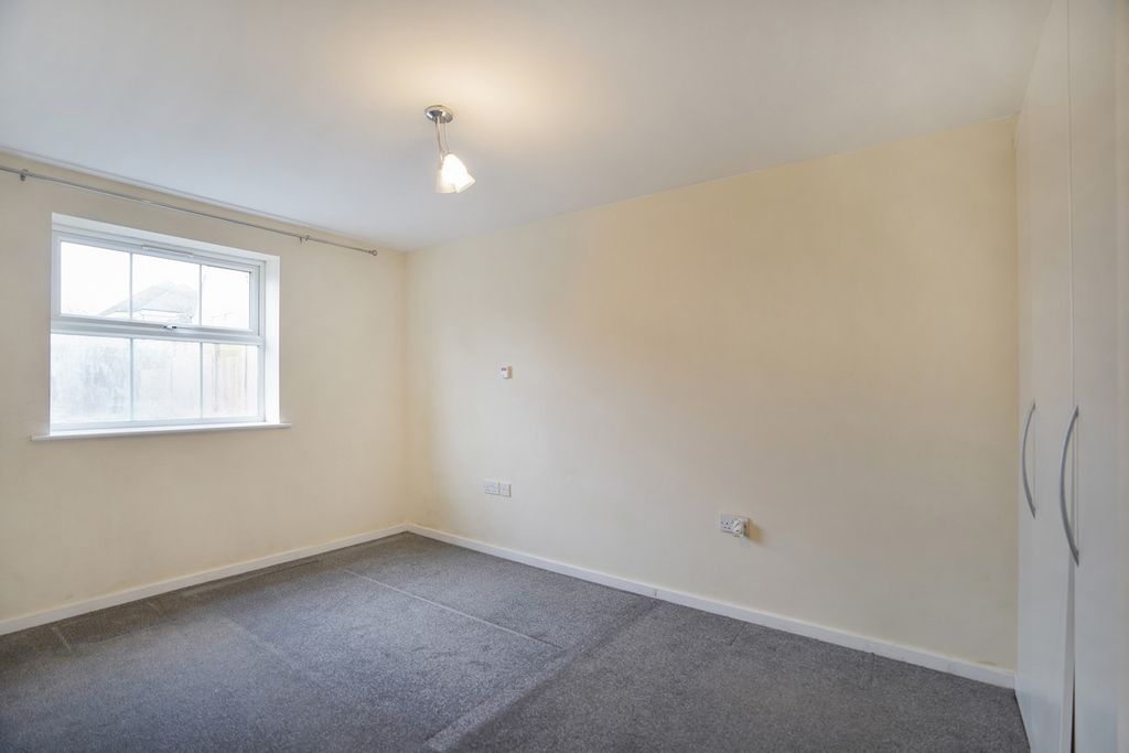 Additional image 4 of 2 bed flat for saleLongstork Road., Rugby CV23