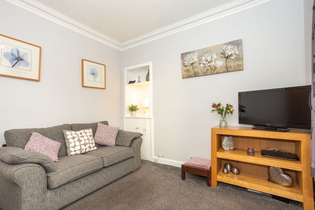 Property photo 2 of 40 Sitting Room